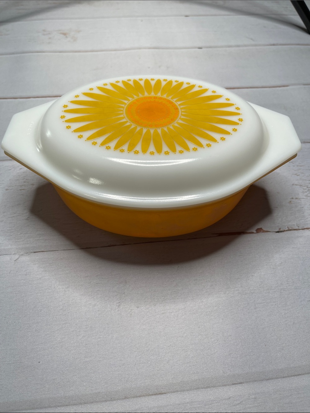 Vintage Pyrex Dish Lid Set Sunflower Yellow 1.5 Quart USA Oval Bakeware 1970s